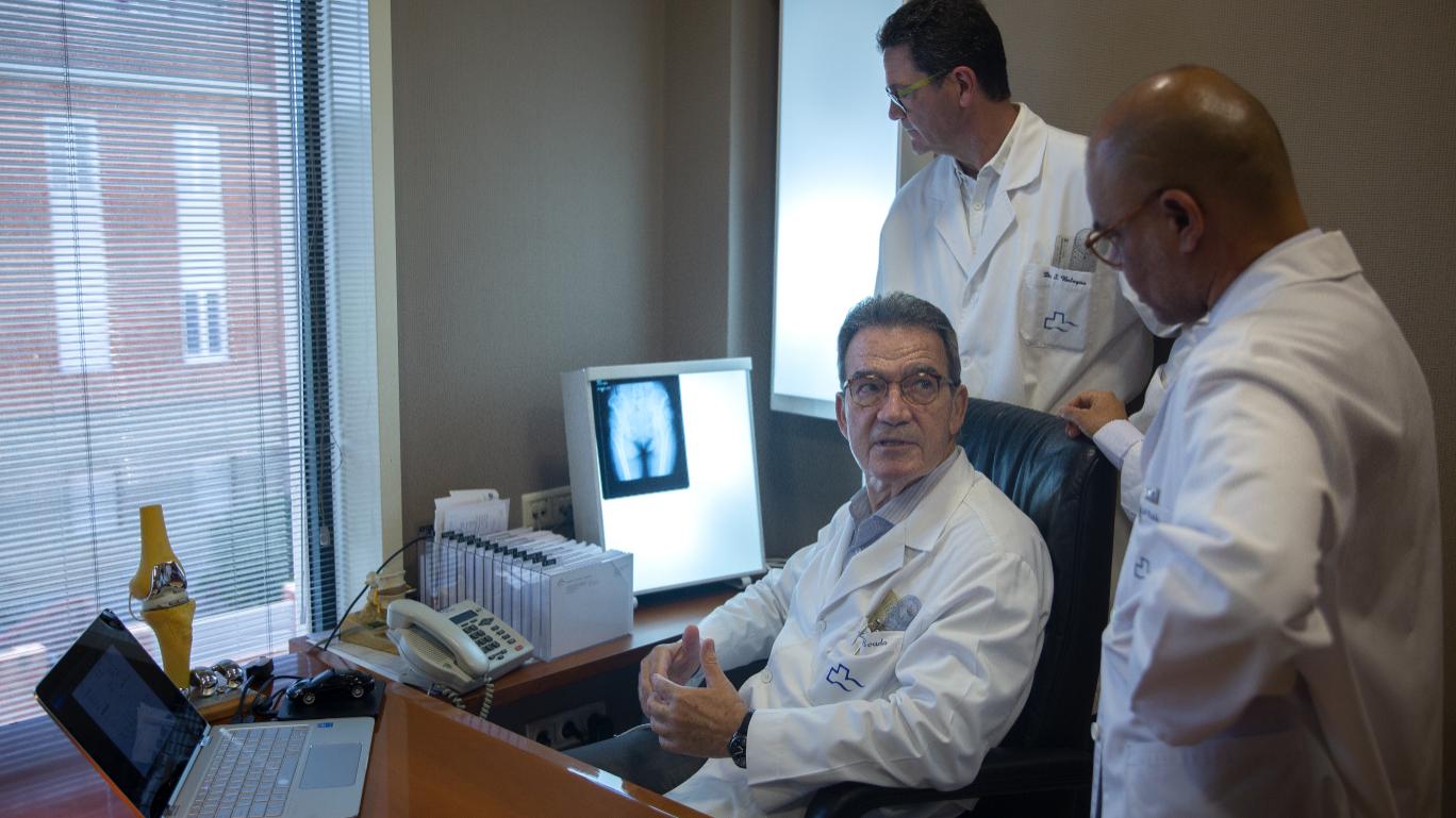Dr.Malik_Teknon_r8